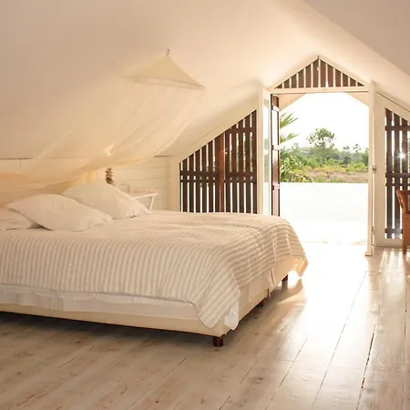 Villa Sleeps 6 Pool Wifi